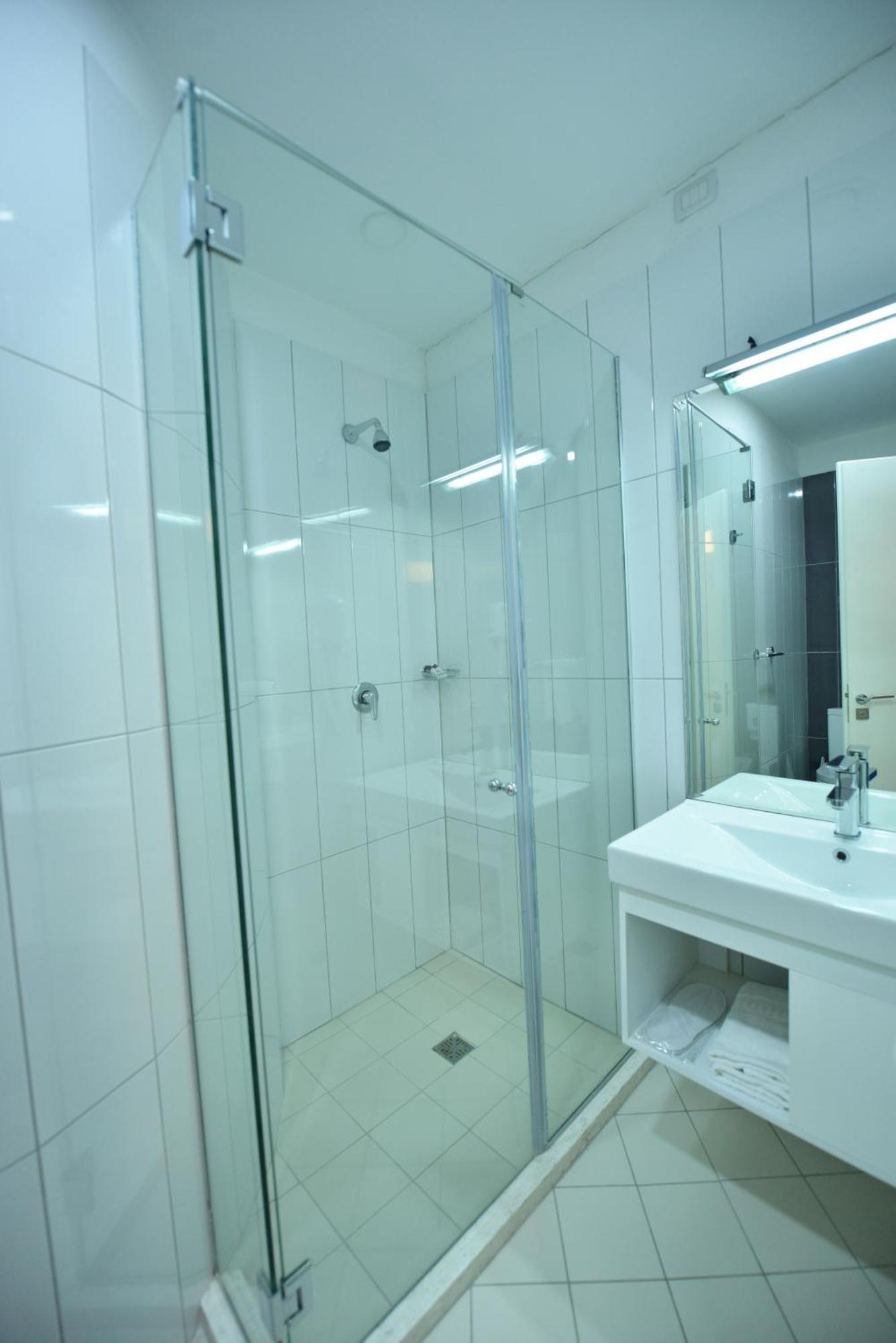 Jolly Hotel Lezhë Habitación foto